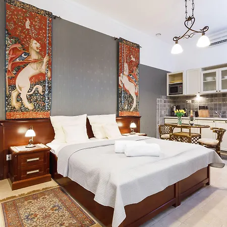 Elegant Aparthotel 4*