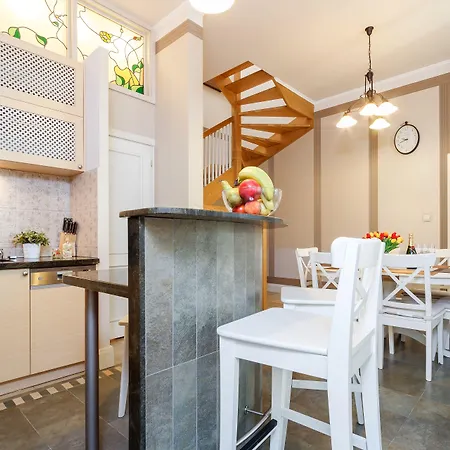 Elegant Aparthotel 4*