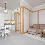 Elegant كراكوفيا