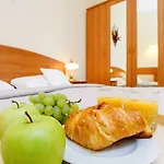 Elegant شقة فندقية 4*
