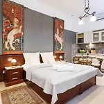 Elegant شقة فندقية 4*