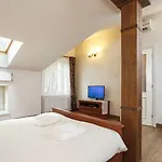 Elegant شقة فندقية 4*